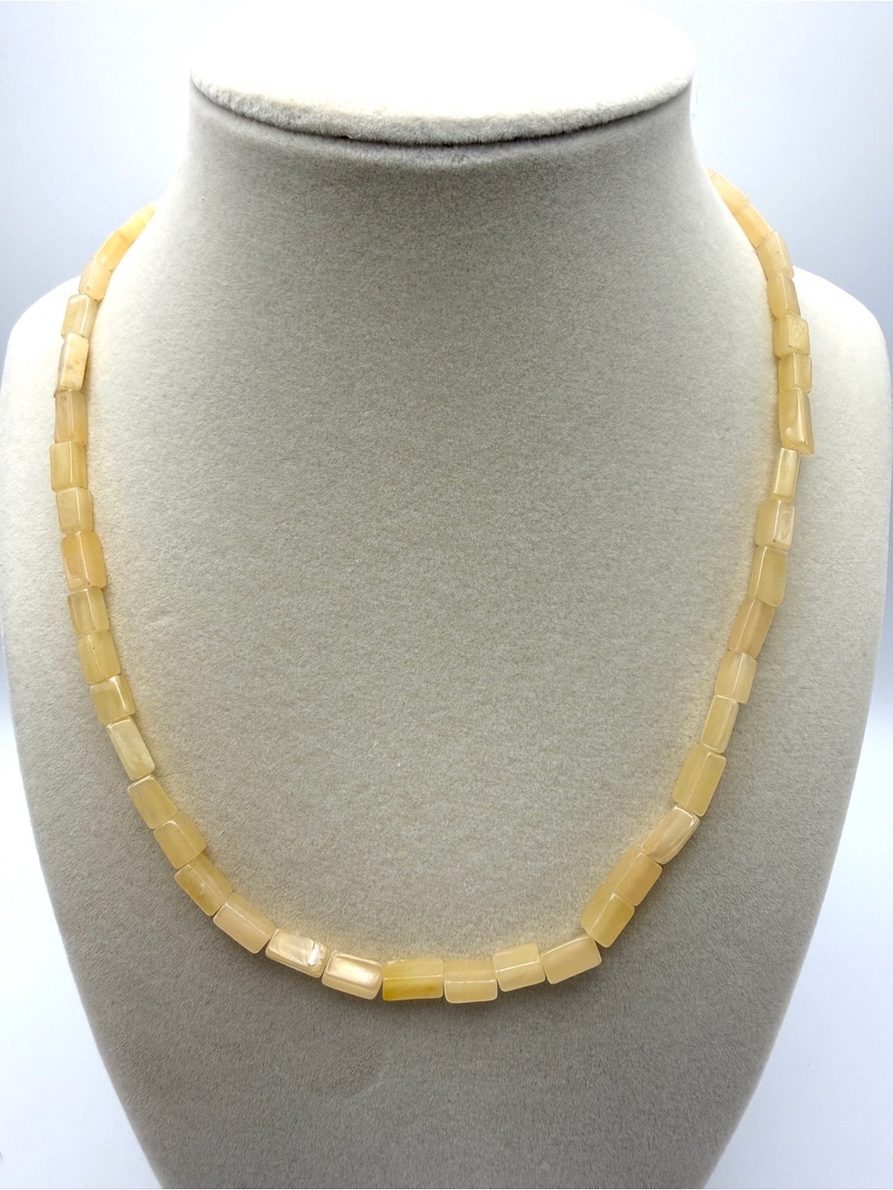Pale Yellow Stone Beaded Necklace 18"